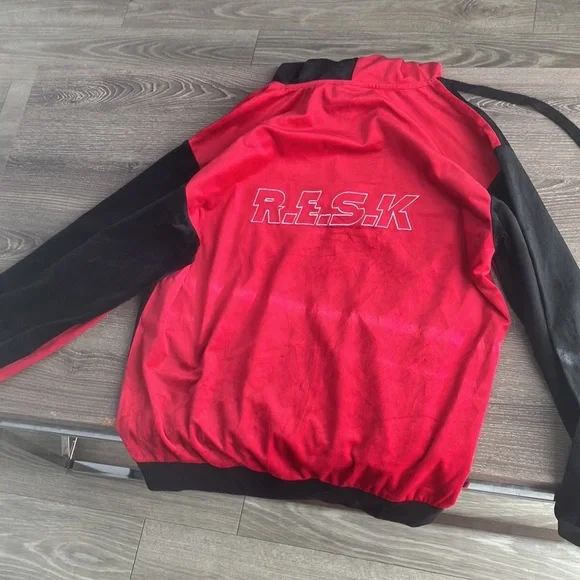 Small - Picture 2 of 2